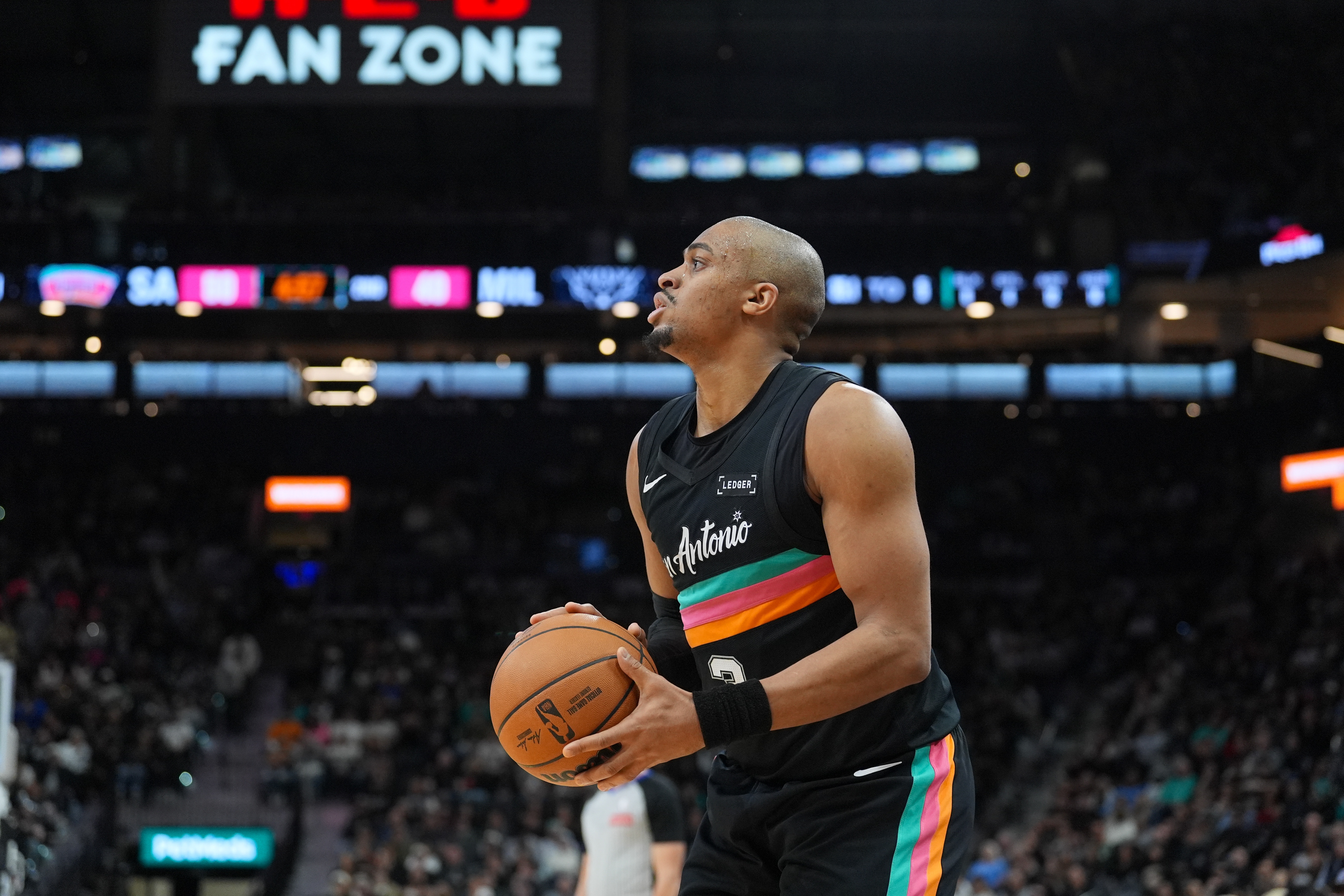 三场合计18中5！米奇：不担心凯尔登的进攻 对手防得也不错